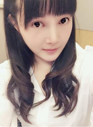 约会吧清纯大眼美女偏爱正能量男生